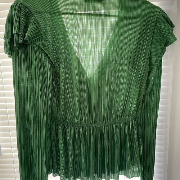 Zara Elegant Sleeved Green Pleated Top - Picture 5 of 5